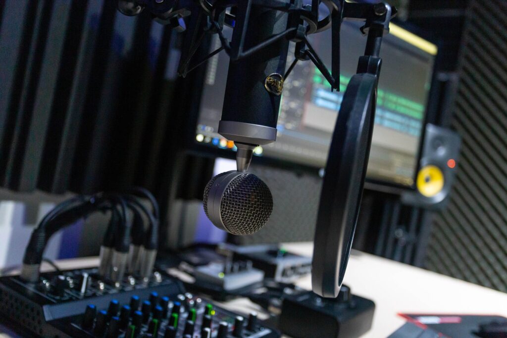 studio 4065107 1920